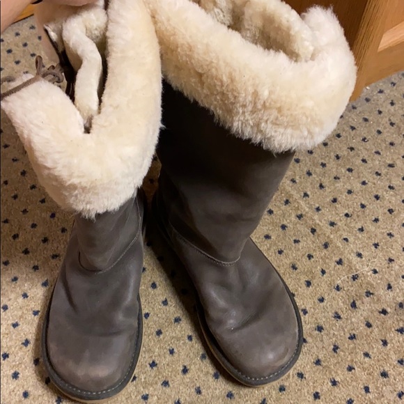 Upside tall Ugg’s - Picture 7 of 7